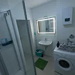 Schoenes Im Zentrum Von Apartment