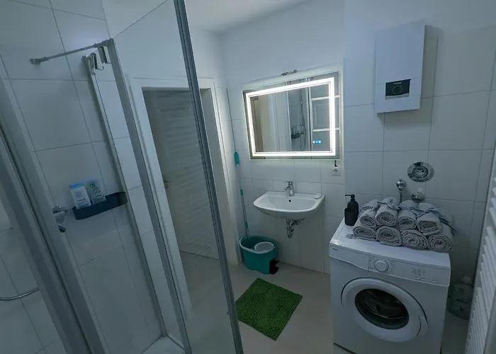 Schoenes Im Zentrum Von Apartamento